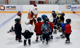 Тренировка маленьких хоккеистов