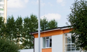 Торжественный подъем флага