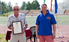 Вручение Благодарственного письма Администрации ГО Верхняя Пышма Якишеву Борису Андреевичу