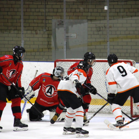 «Авто – Верхняя Пышма» – ХК «Молот»