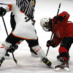 «Авто – Верхняя Пышма» – ХК «Молот»