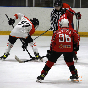 «Авто – Верхняя Пышма» – ХК «Молот»