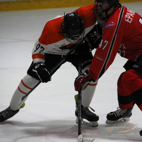 «Авто – Верхняя Пышма» – ХК «Молот»