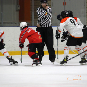 «Авто – Верхняя Пышма» – ХК «Молот»