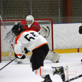 «Авто – Верхняя Пышма» – ХК «Молот»