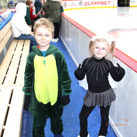 Новогодняя тренировка юных фигуристов