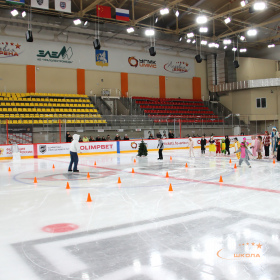 Новогодняя тренировка юных фигуристов