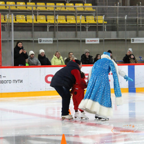 Новогодняя тренировка юных фигуристов