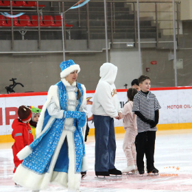 Новогодняя тренировка юных фигуристов