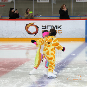 Новогодняя тренировка юных фигуристов