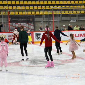 Новогодняя тренировка юных фигуристов