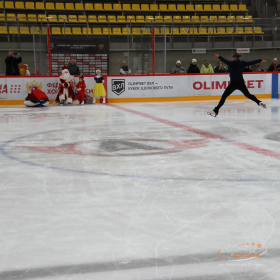 Новогодняя тренировка юных фигуристов