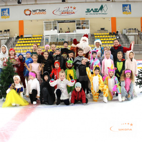 Новогодняя тренировка юных фигуристов