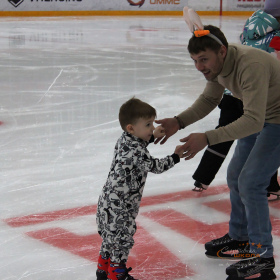 Ночное массовое катание на коньках