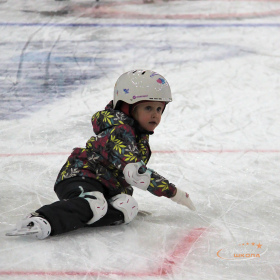 Ночное массовое катание на коньках