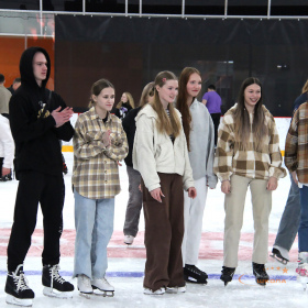 Ночное массовое катание на коньках