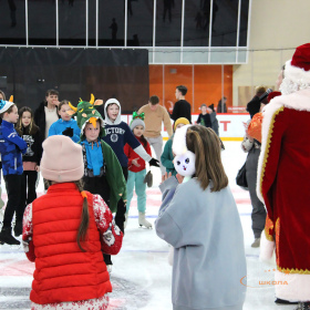 Ночное массовое катание на коньках