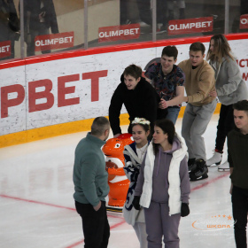 Ночное массовое катание на коньках