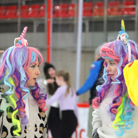 Ночное массовое катание на коньках