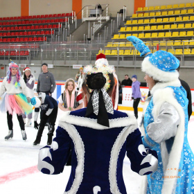 Ночное массовое катание на коньках