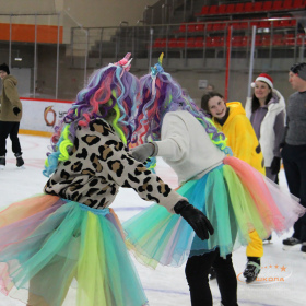 Ночное массовое катание на коньках