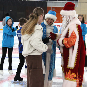 Ночное массовое катание на коньках