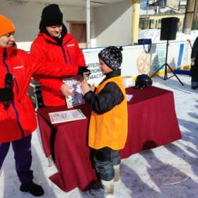 Школьная хоккейная лига на валенках