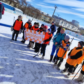 Школьная хоккейная лига на валенках