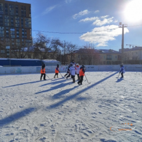 Школьная хоккейная лига на валенках