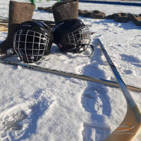 Школьная хоккейная лига на валенках