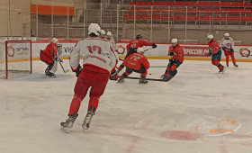 Товарищеские игры между командами ЮХЛ и МХЛ