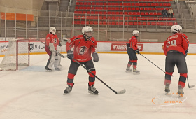 Товарищеские игры между командами ЮХЛ и МХЛТоварищеские игры между командами ЮХЛ и МХЛ